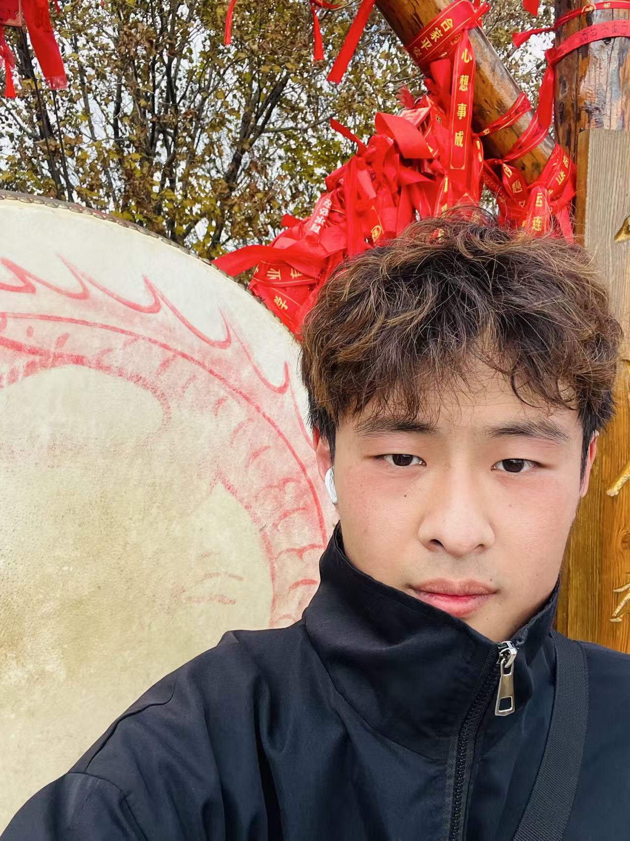 1764754702308855.jpg 10、梁文龙12点43分登顶.jpg