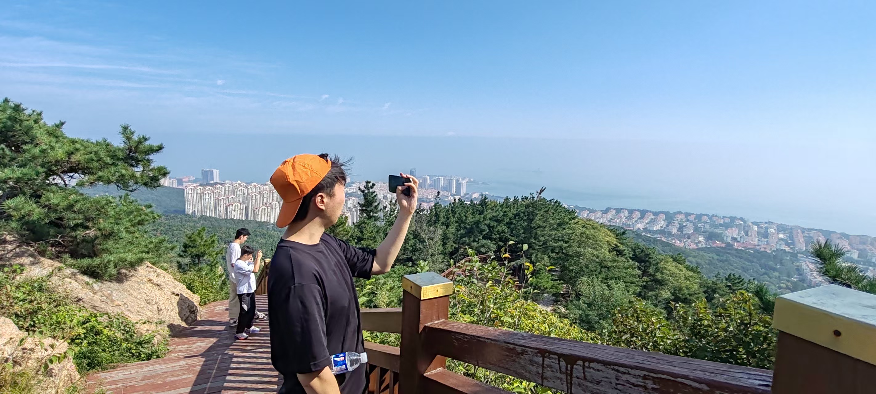 1764754905548080.jpg 烟台登顶孙新博、秦晓建的合影.jpg